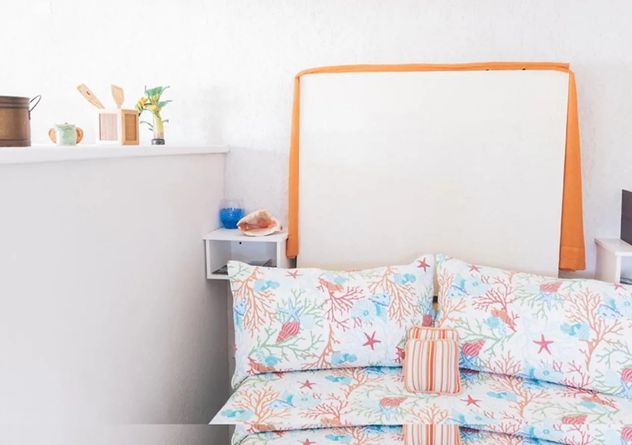 Capsule hotel Coconut Palms Hideaway Hotel Nassau